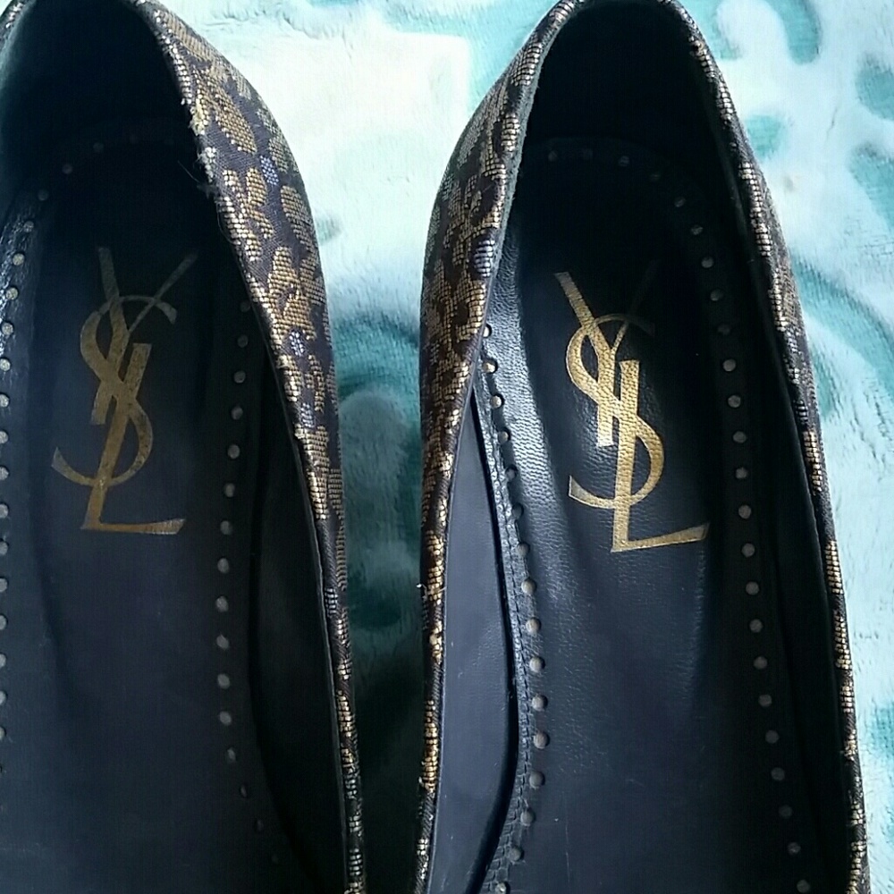 Yves Saint Laurent Gold and Navy Brocade Pumps - Picture 6 of 9